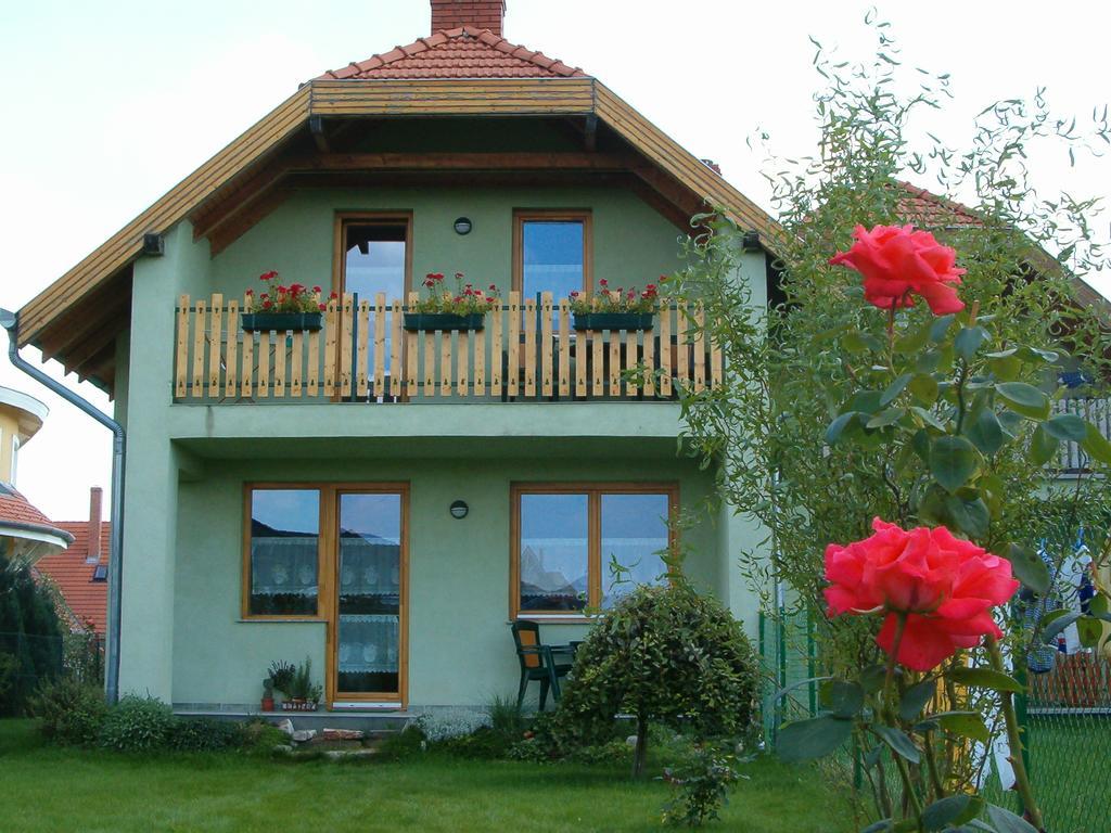 Apartman Nóra II. Buk Bagian luar foto